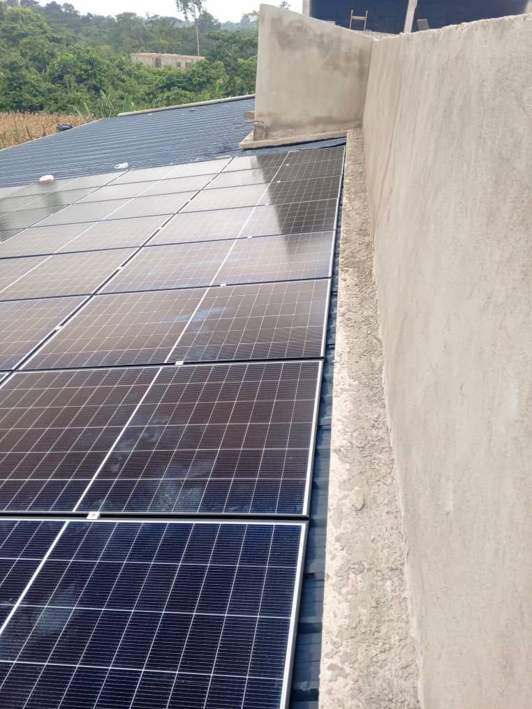 Éclairage public solaire d'une commune.